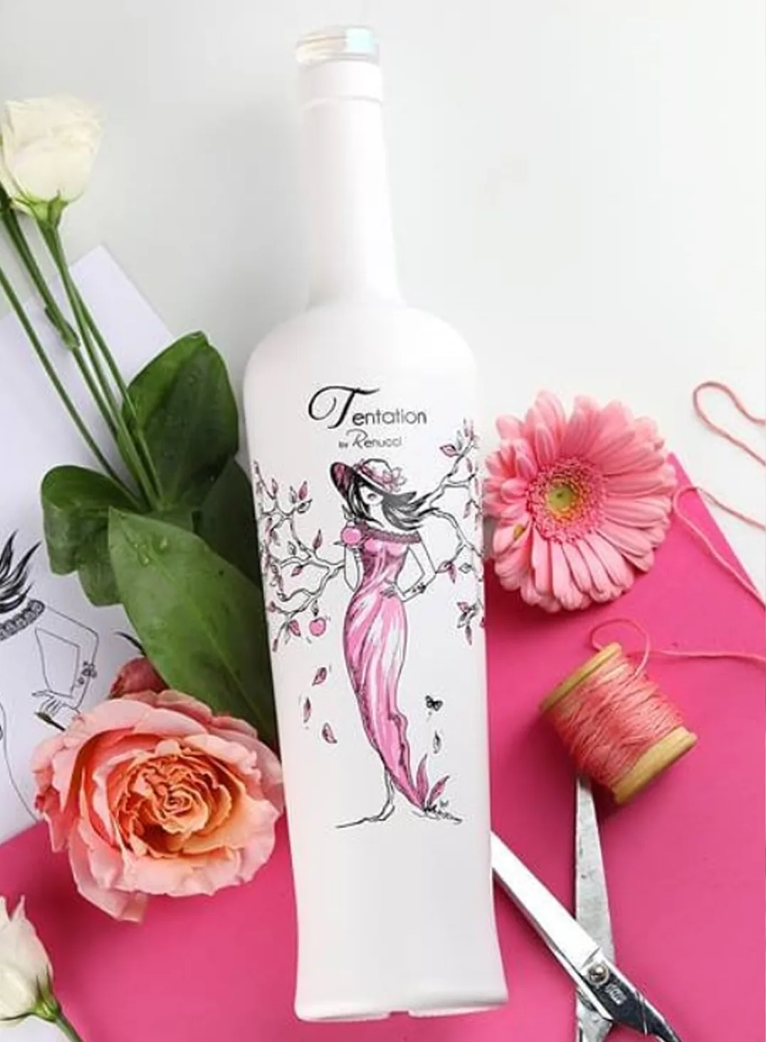 Tentation : flacon illustré, stratégie de marque à 360°